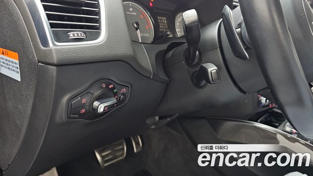 Audi SQ5 2015 — photo 16