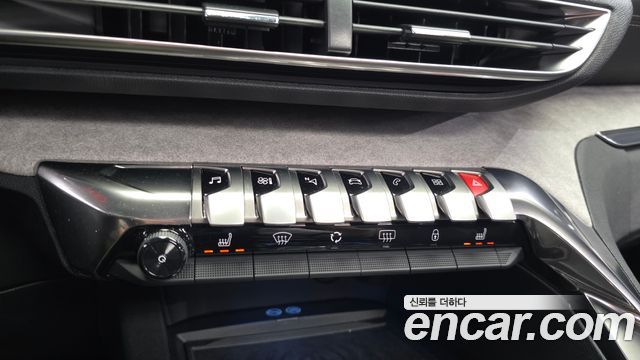 Peugeot 3008 2021 — photo 30