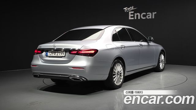 Mercedes-Benz E-Class 2022 — photo 2