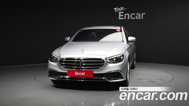 Mercedes-Benz E-Class 2022 — photo 3