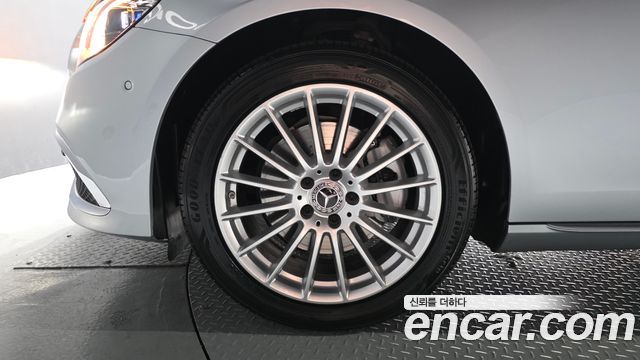 Mercedes-Benz E-Class 2022 — photo 5