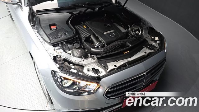 Mercedes-Benz E-Class 2022 — photo 6