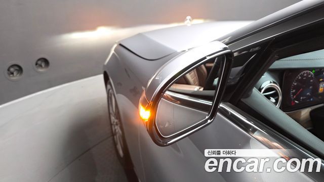 Mercedes-Benz E-Class 2022 — photo 29
