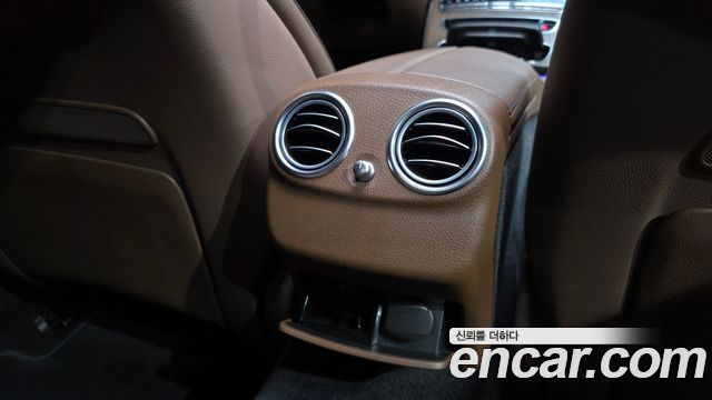 Mercedes-Benz E-Class 2022 — photo 31