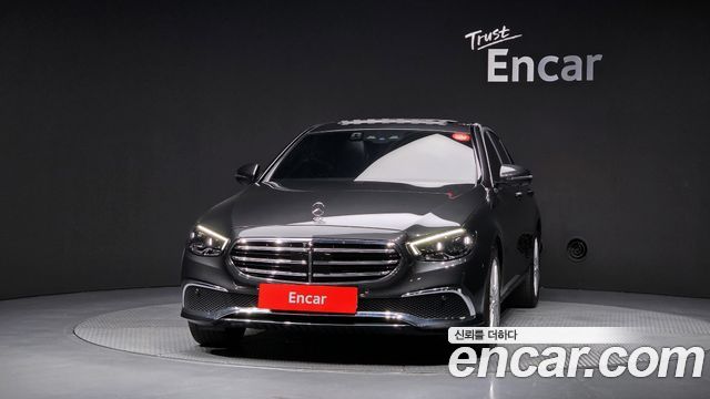 Mercedes-Benz E-Class 2022 — photo 3