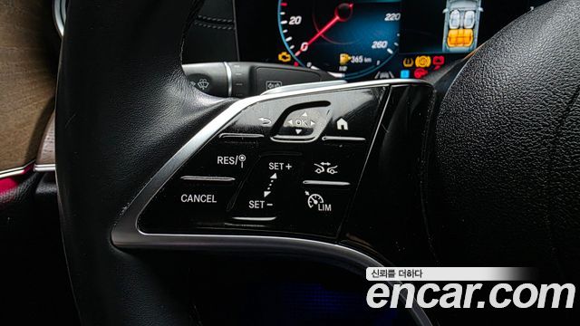 Mercedes-Benz E-Class 2022 — photo 23
