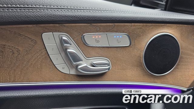 Mercedes-Benz E-Class 2022 — photo 28