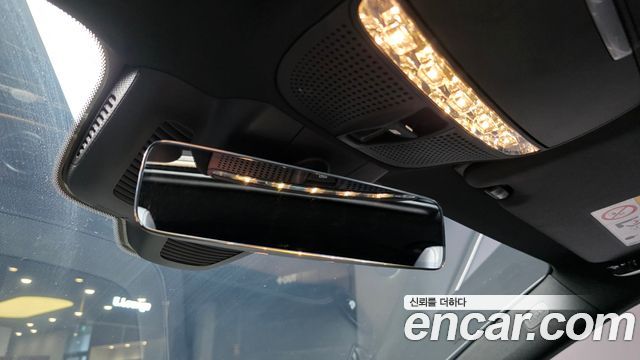 Mercedes-Benz E-Class 2022 — photo 30