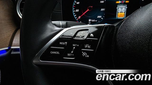 Mercedes-Benz E-Class 2022 — photo 32