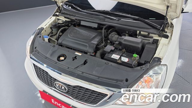 Kia Canival 2012 — photo 6