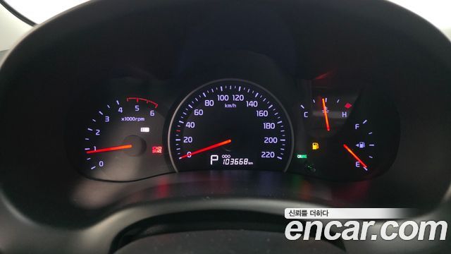 Kia Canival 2012 — photo 11