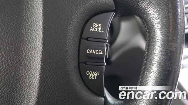 Kia Canival 2012 — photo 25