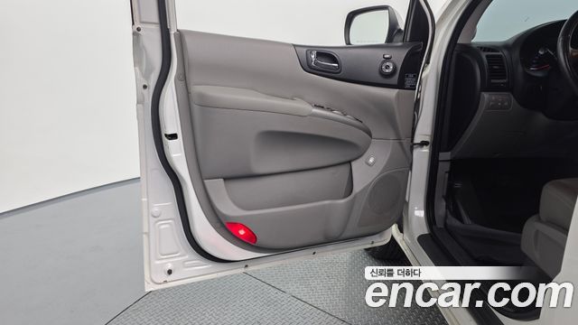 Kia Canival 2012 — photo 14