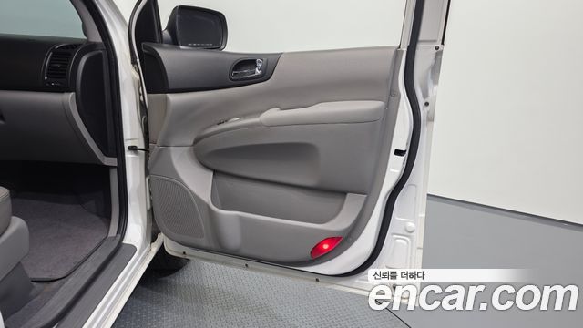 Kia Canival 2012 — photo 15