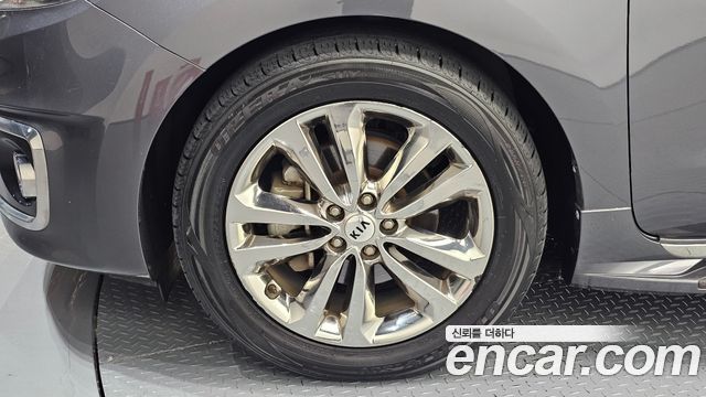 Kia Canival 2017 — photo 5