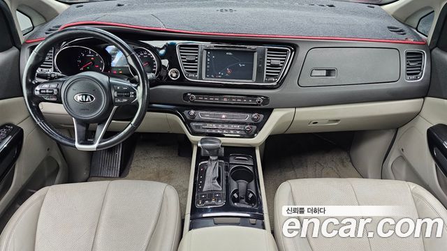 Kia Canival 2017 — photo 10
