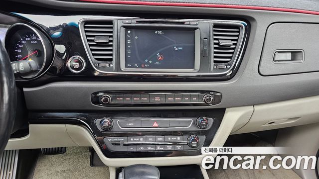 Kia Canival 2017 — photo 20