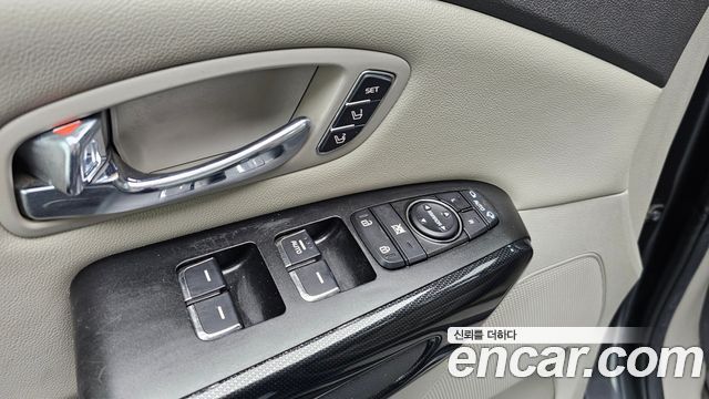 Kia Canival 2017 — photo 23