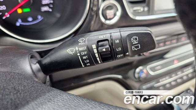 Kia Canival 2017 — photo 25