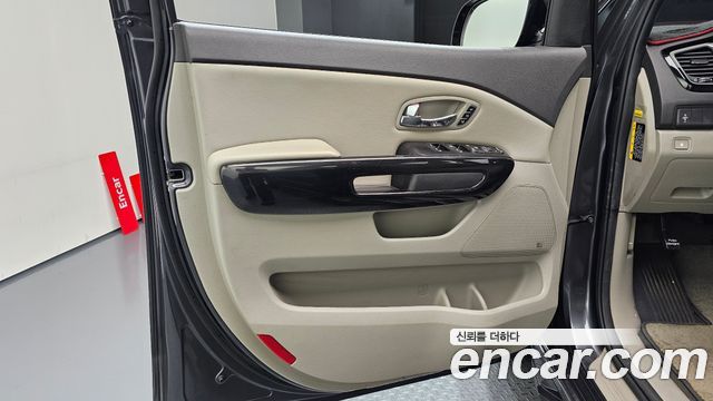 Kia Canival 2017 — photo 14