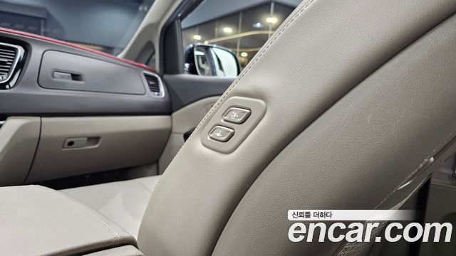 Kia Canival 2017 — photo 30