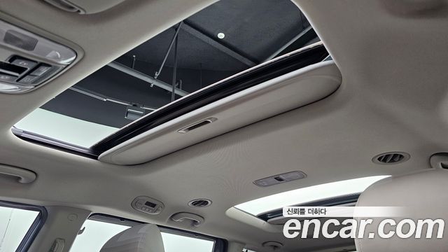 Kia Canival 2017 — photo 31