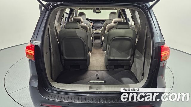 Kia Canival 2017 — photo 33