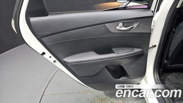Kia K3 2019 — photo 15