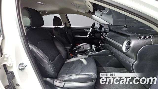 Kia K3 2019 — photo 16