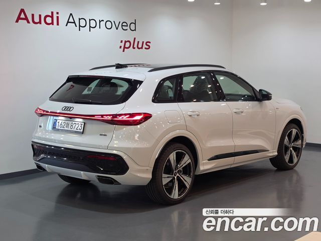 Audi Q5 2025 — photo 2