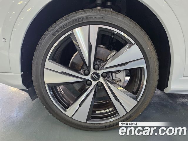 Audi Q5 2025 — photo 5