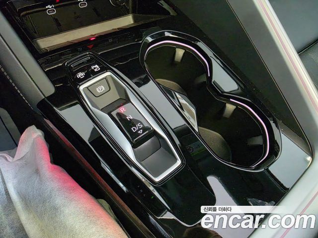 Audi Q5 2025 — photo 9