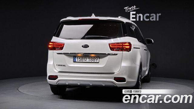 Kia Canival 2019 — photo 4