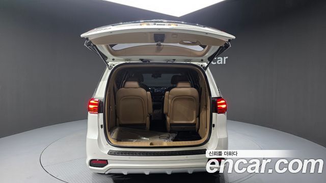 Kia Canival 2019 — photo 26