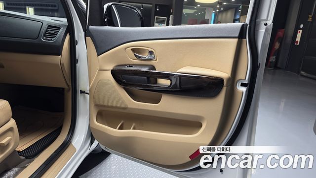 Kia Canival 2019 — photo 15