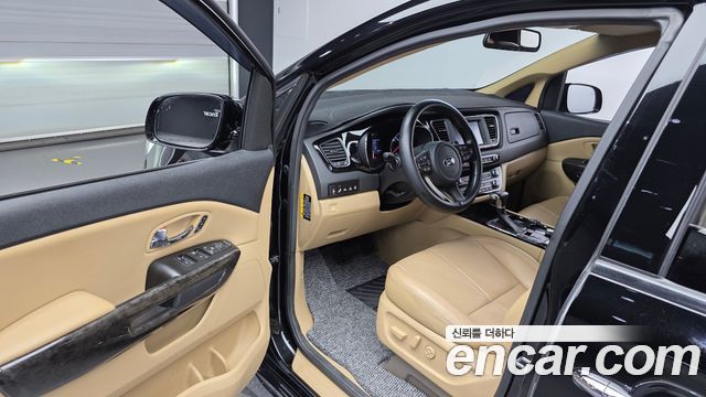 Kia Canival 2019 — photo 10