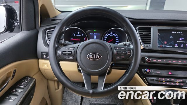 Kia Canival 2019 — photo 12