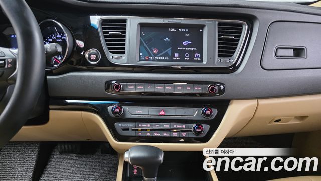 Kia Canival 2019 — photo 18
