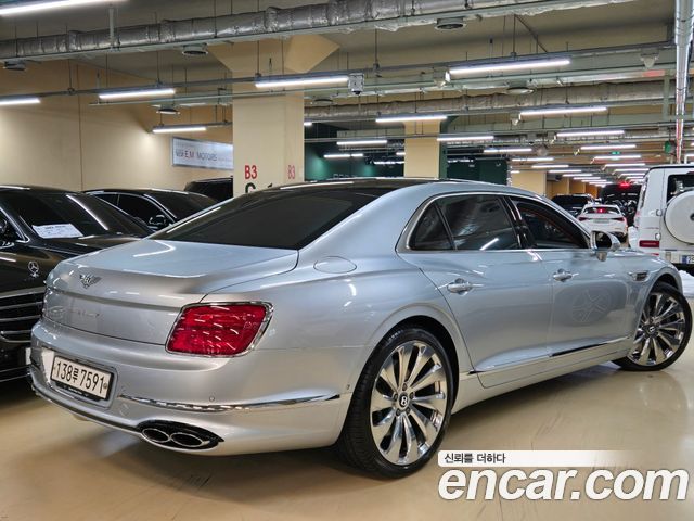 Bentley Flying Spur 2022 — photo 2