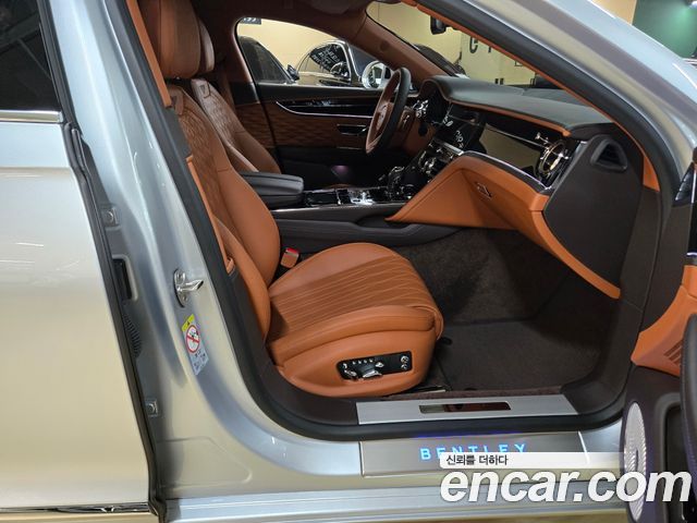 Bentley Flying Spur 2022 — photo 7