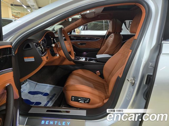 Bentley Flying Spur 2022 — photo 15