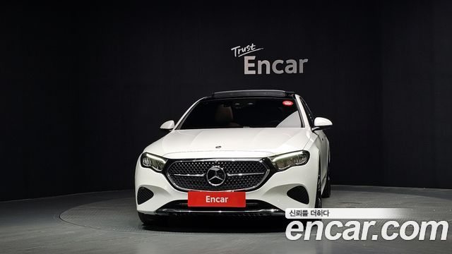 Mercedes-Benz E-Class 2025 — photo 3