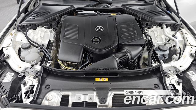 Mercedes-Benz E-Class 2025 — photo 6
