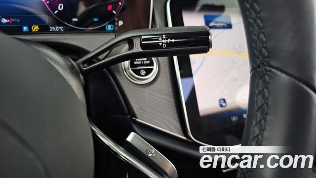 Mercedes-Benz E-Class 2025 — photo 9
