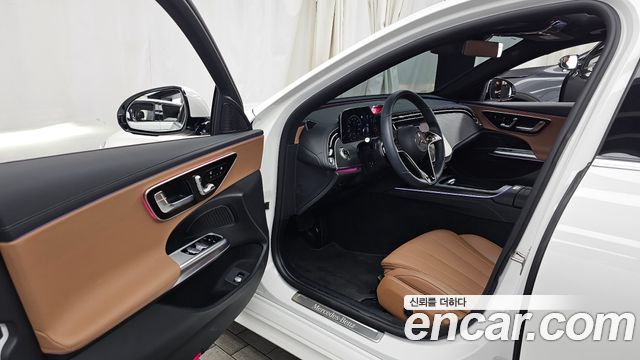 Mercedes-Benz E-Class 2025 — photo 10