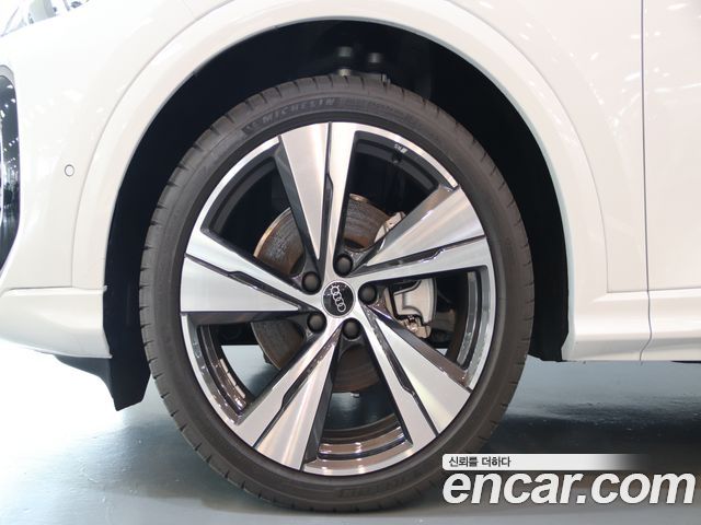 Audi Q5 2025 — photo 5
