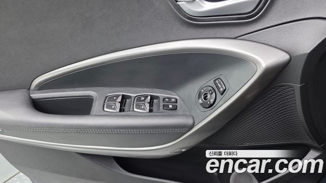Hyundai Santafe 2018 — photo 17