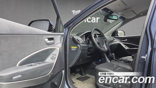 Hyundai Santafe 2018 — photo 16