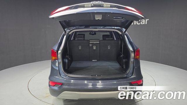 Hyundai Santafe 2018 — photo 29