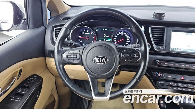 Kia Canival 2019 — photo 19
